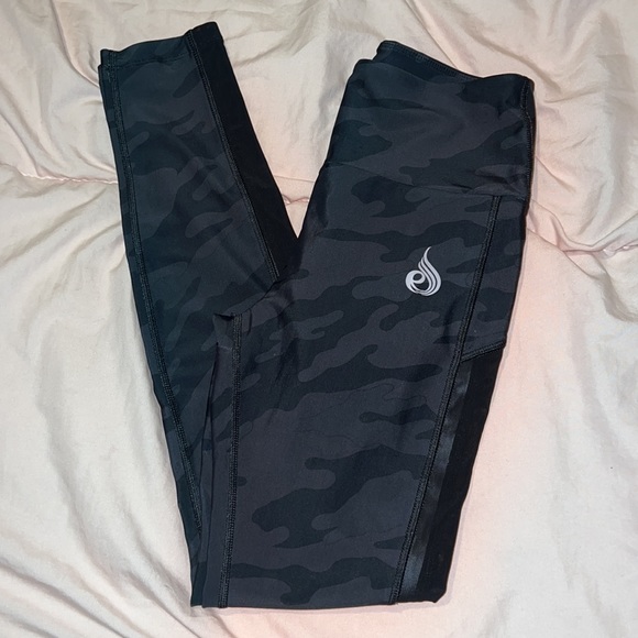 Ryder wear leggings polyester material like new - Picture 2 of 6